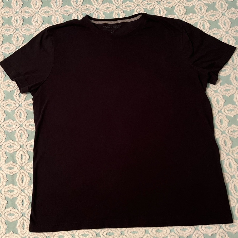 Banana Republic Men’s 2x soft wash tee